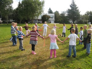 Leikjanámskeið Hjallakirkju 2012